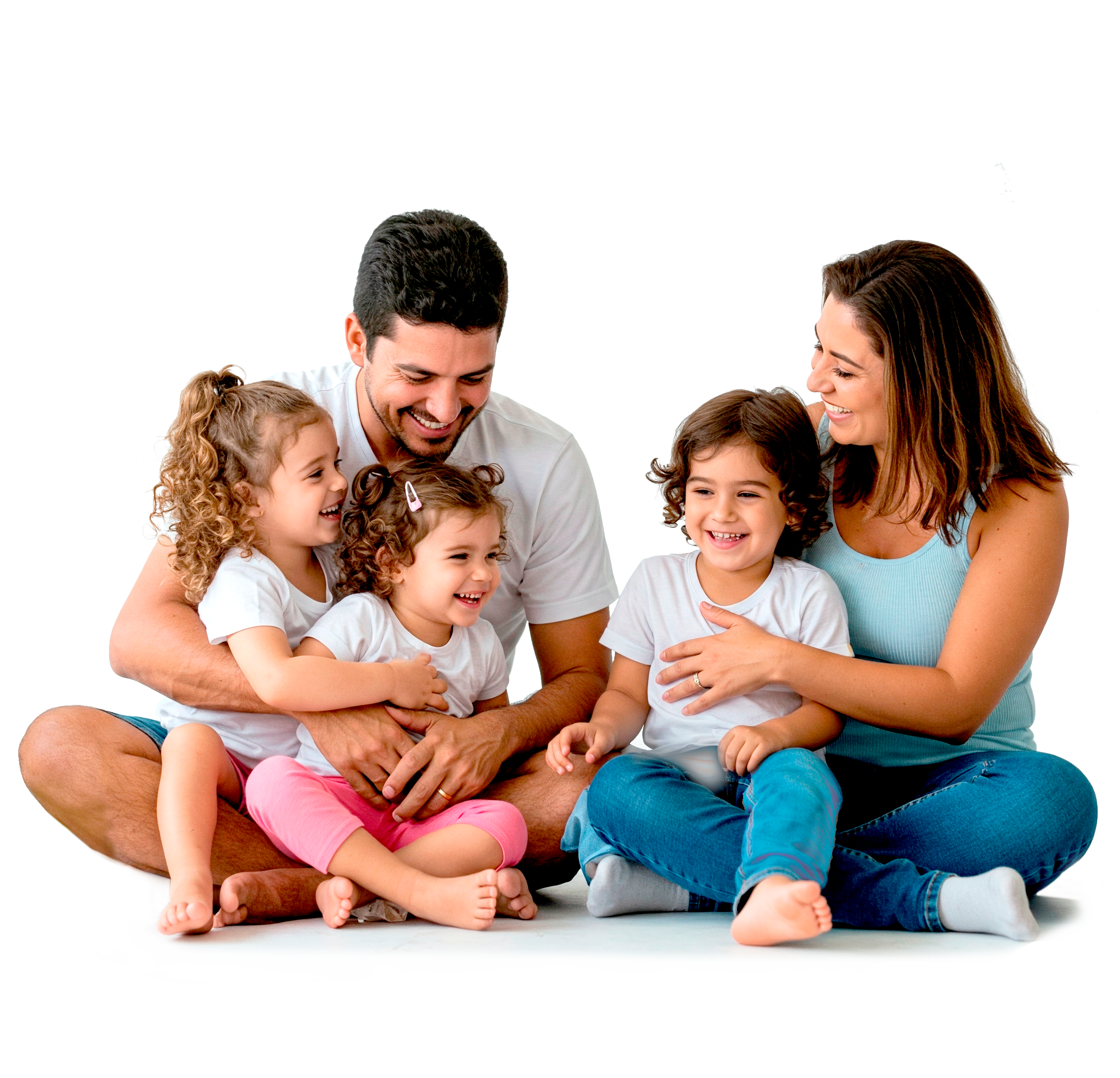 Família sorrindo, simbolizando a tranquilidade proporcionada pelo seguro de vida individual